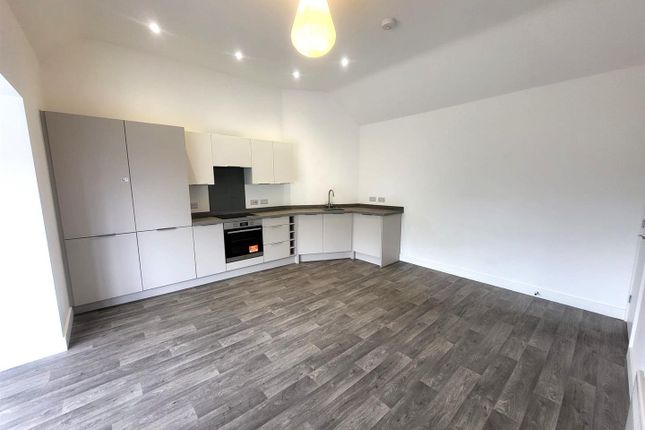 4 Russell House, Bakers Way, Wolverhampton photo 3