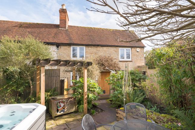 Cottage for sale in High Street, Pavenham, Bedfordshire