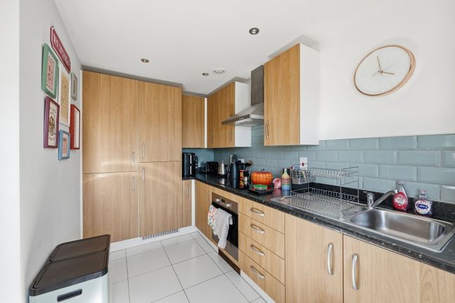 14,Flat 6, Angus Way, Milton Keynes photo 4
