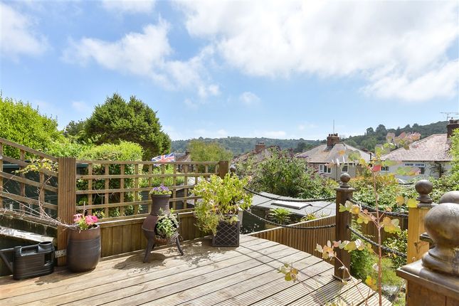 Queens Avenue Elms Vale, Dover photo 2