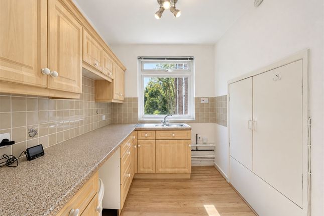 Flat 20, Rosemount Park Rosemount Close, Prenton photo 3