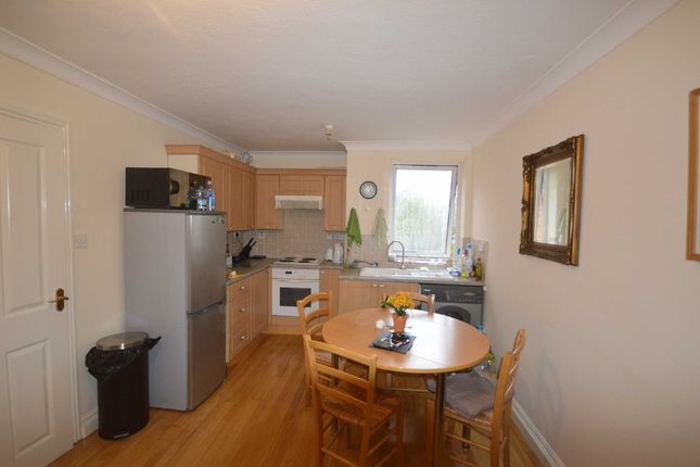 Flat for sale in Thirlmere Gardens, Wembley