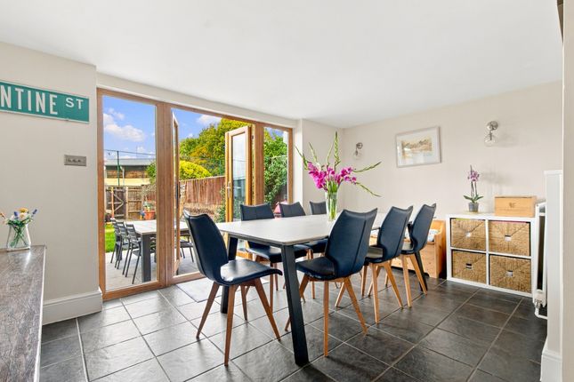 9 Vansittart Road, Windsor photo 3