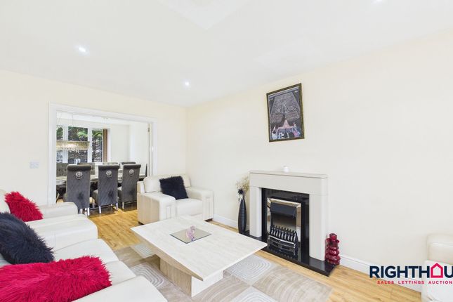 16 Raeburn Drive, Bradford photo 2