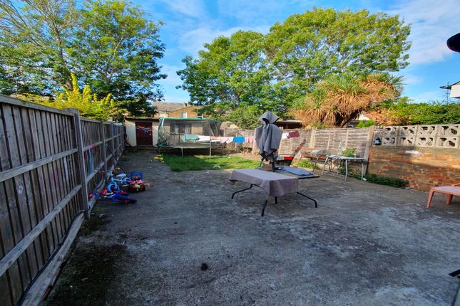 22, Nicholes Road, Hounslow photo 4