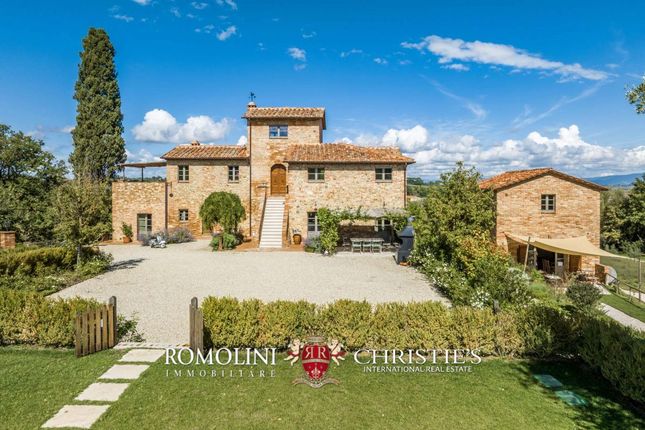 Country house for sale in Montepulciano, Tuscany, Italy