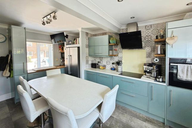 8, Colman Road, Lowestoft photo 4