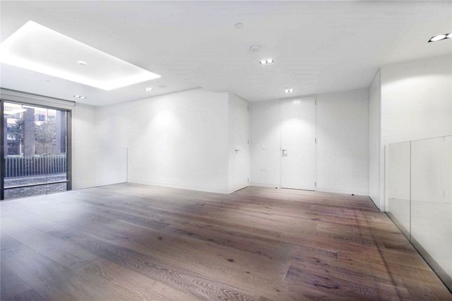 Thumbnail Flat to rent in 6 Pearson Square, Fitzroy Placee, Mortimer Street, London