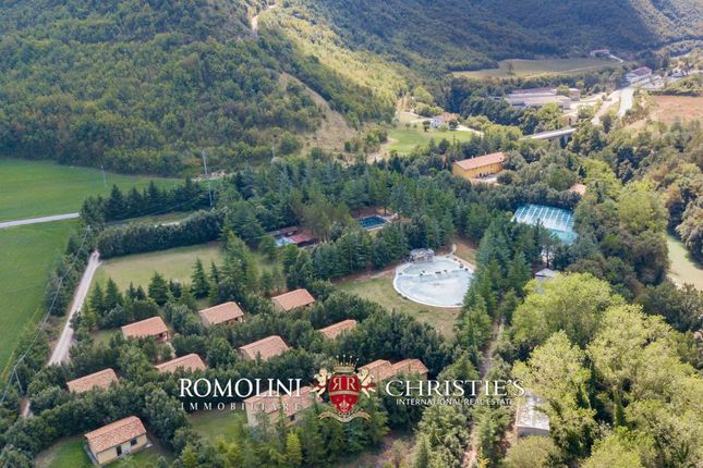 Leisure/hospitality for sale in Apecchio, Marche, Italy