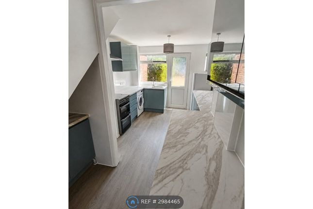 Swift Lane, Crawley photo 3