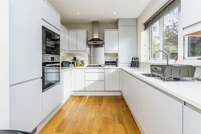 Flat for sale in 20 Smitham Bottom Lane, Purley