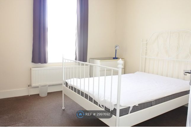 Kelton Villas, Hawks Road, Kingston Upon Thames photo 5