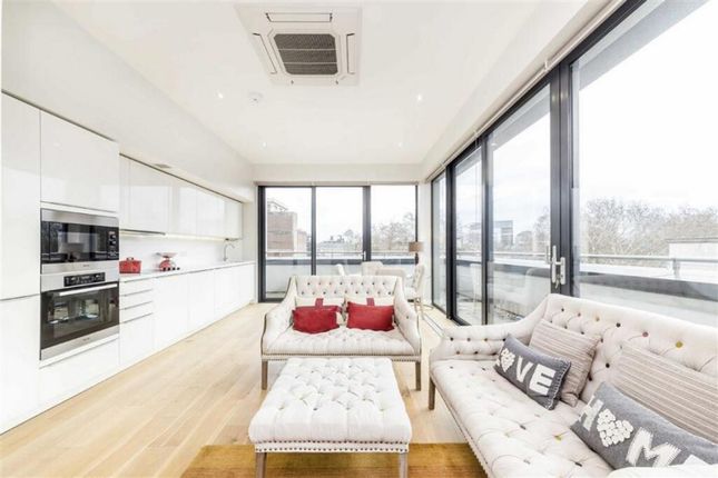 Penthouse to rent in Whetstone Park, London, 3