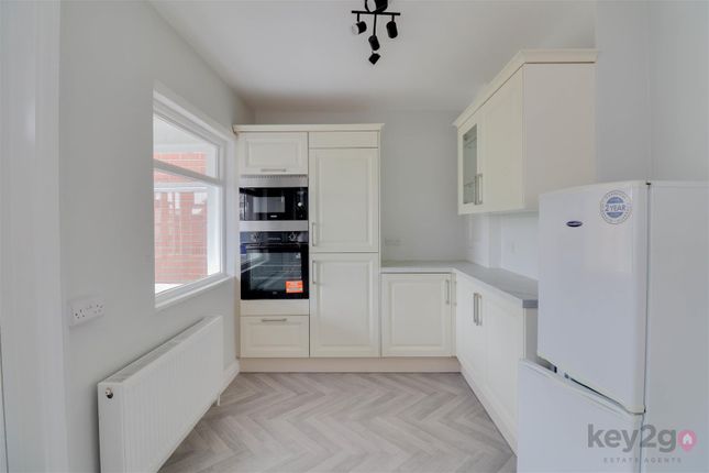 22, Carson Mount, Sheffield photo 4