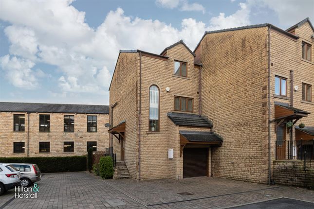 Town house for sale in Lower Clough Fold, Barrowford, Nelson