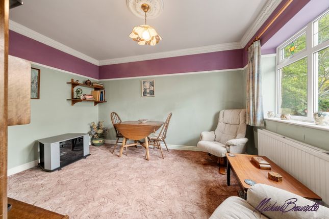 9, Willow Close, Cleckheaton photo 3