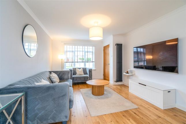 8, Crofters Gate, Whitburn photo 4