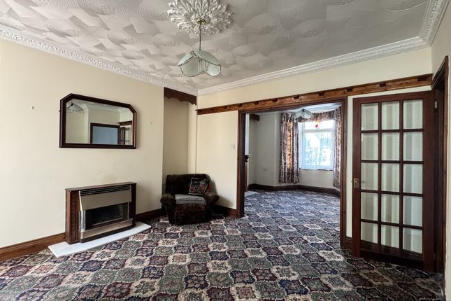 18, Iscennen Road, Ammanford photo 4