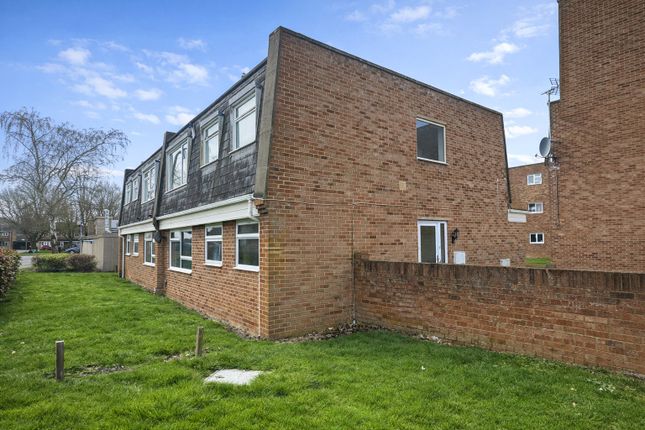 7, Trent Road, Swindon photo 2