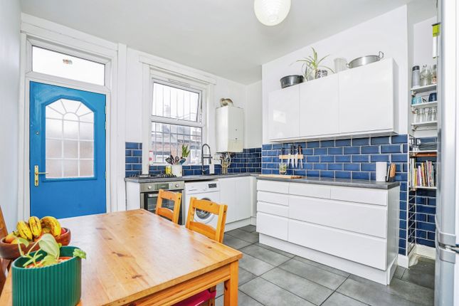 41, Burley Lodge Road, Leeds photo 3
