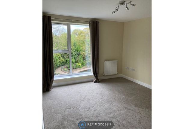 Lake Court, Medway Drive, Tunbridge Wells photo 3