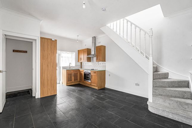 20, Victoria Retreat, Cheltenham photo 2