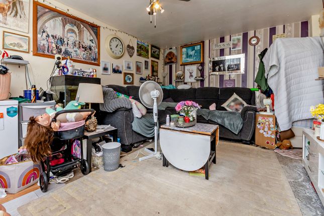 81, Cuffley Court, Hemel Hempstead photo 5