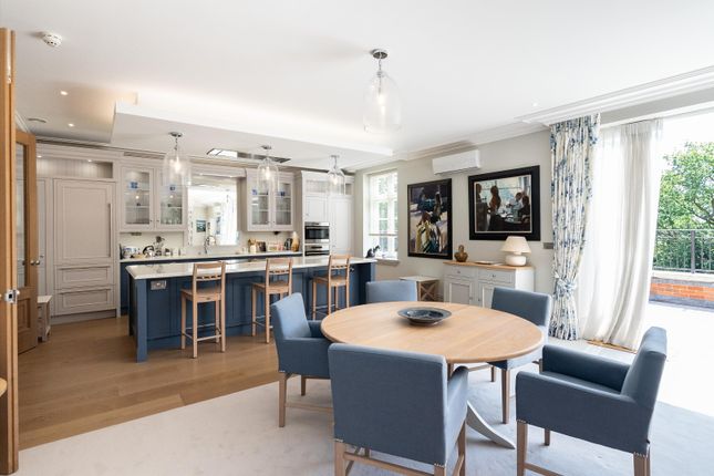 2, Park Hill Drive, Cobham photo 3