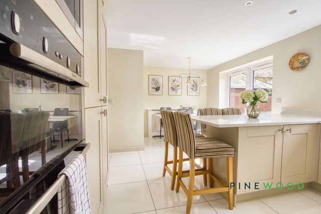 9 Fallowfield, Chesterfield photo 4