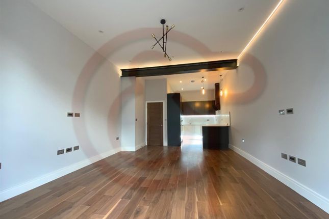 Flat 3, 118, Horn Lane, London photo 2