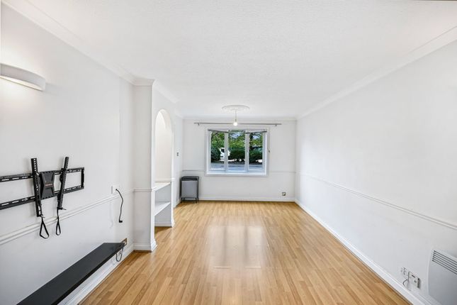 3, Haydon Close, Enfield photo 4