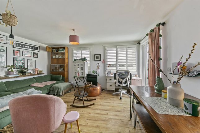 Flat 59, Cedar House, 35, Melliss Avenue, Surrey photo 2