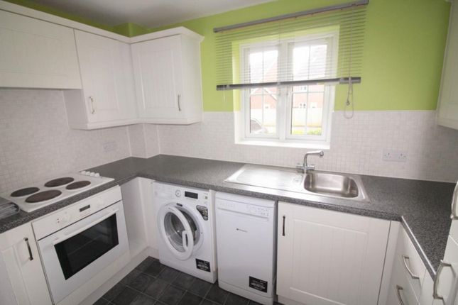 40 Woodland Walk, Aldershot photo 4