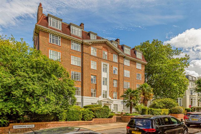 Thumbnail Flat for sale in Richmond Hill, Richmond, Surrey