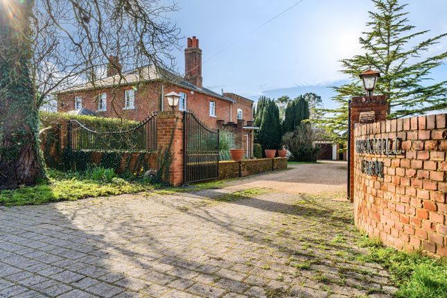 Thumbnail Detached house for sale in Bracknell Road, Brock Hill, Warfield, Bracknell