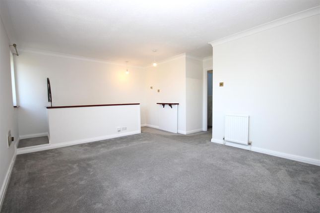 18 Whittaker Court, Woodfield, Ashtead photo 4