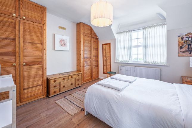 Asmuns Place, Hampstead Garden Suburb photo 3