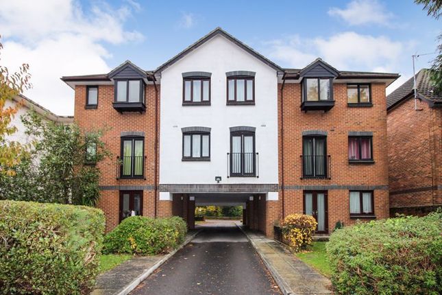 1 Bed Flat For Sale In Banister Road Shirley Southampton So15