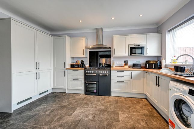 26, Dorothy Avenue, Great Yarmouth photo 4