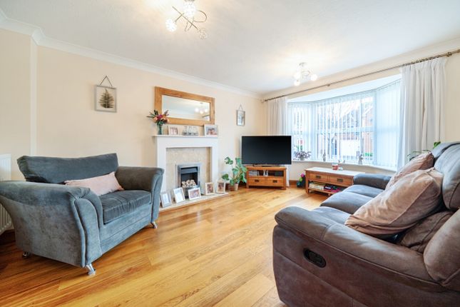 28, Hood Close, Sleaford photo 3