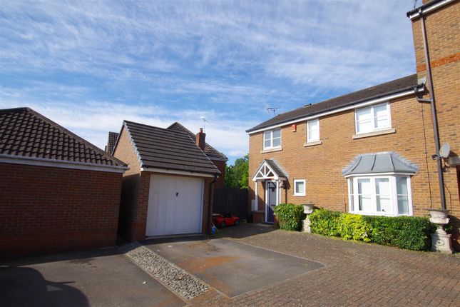 3-bed house on 31, Queen Elizabeth Drive, Swindon, £300,000
