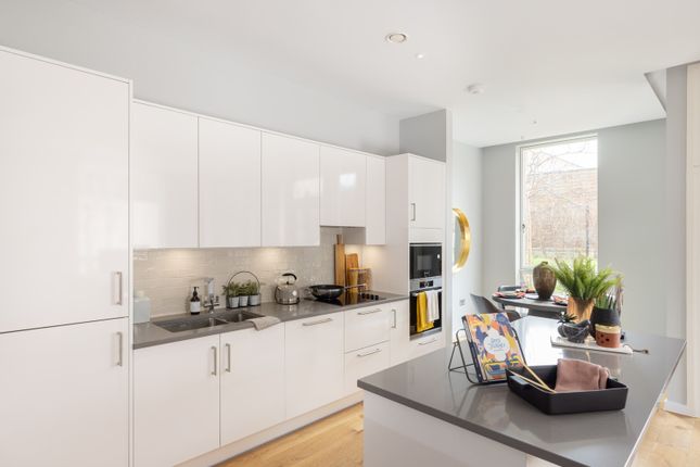 Flat for sale in Rowland Hill Street, Hampstead