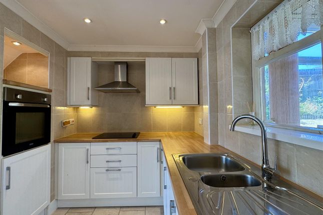 48, Raglan Way, Chepstow photo 3