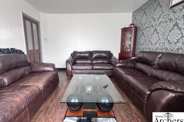 20, Fitzroy Avenue, Luton photo 3