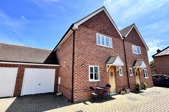 Thumbnail Link-detached house to rent in Greyhound Mews, Letcombe Regis, Wantage