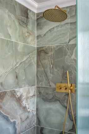 Principal Bathroom