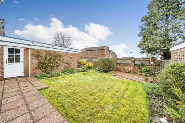 Link-detached house for sale in Holy Barn Close, Basingstoke