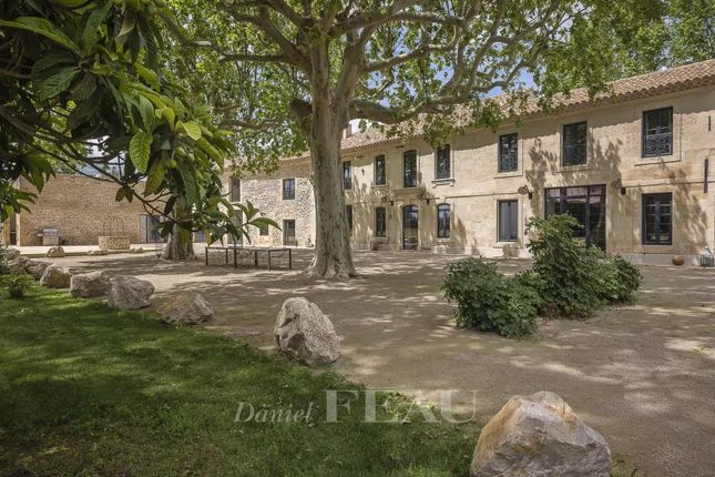 Detached house for sale in Raphèle-Lès-Arles, 13280, France