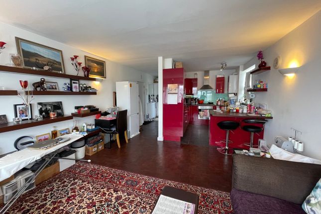 Richmond Court, Willesden Lane, London photo 5