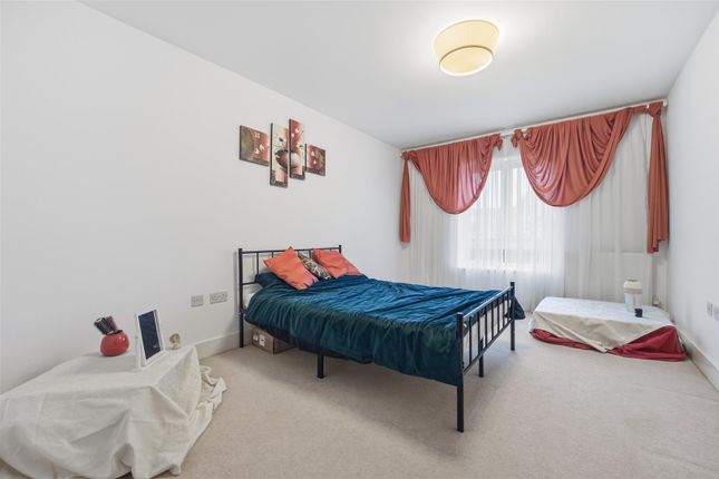 Featherstone Court, 23, Featherstone Road, Southall photo 2